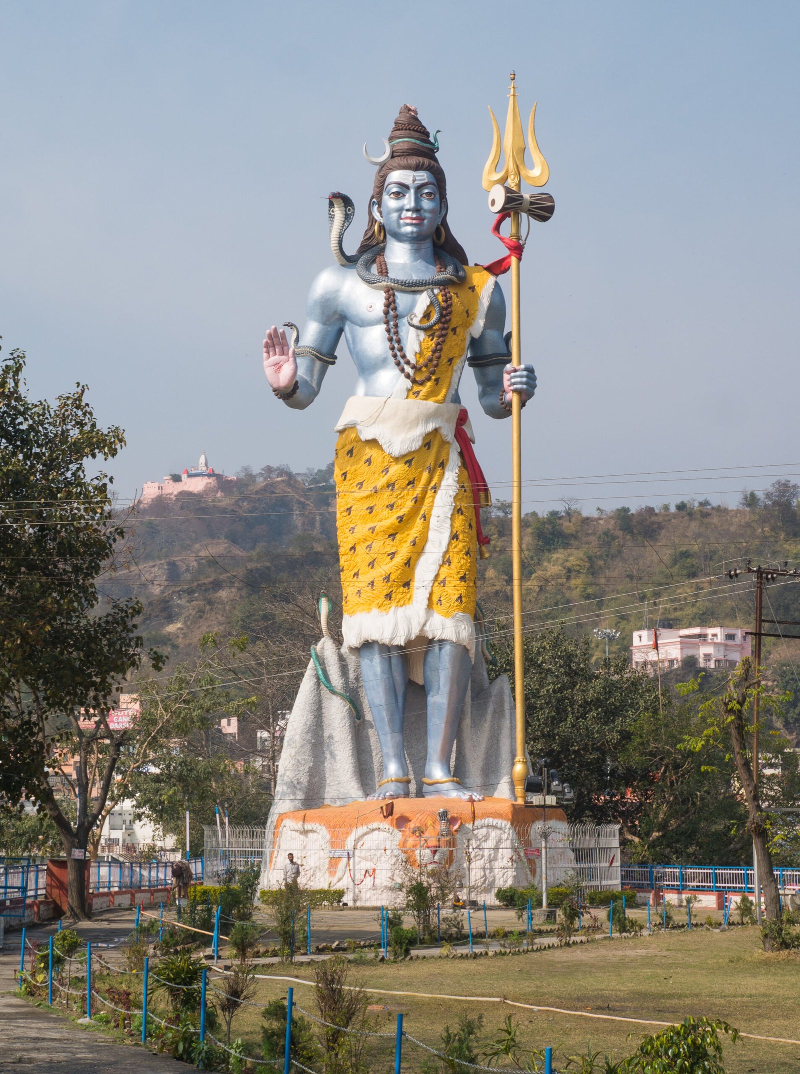 Hindu_god_Shiva_murti_statue_near_Ganges_in_Haridwar_India_sights_culture_beliefs_2015 scaled
